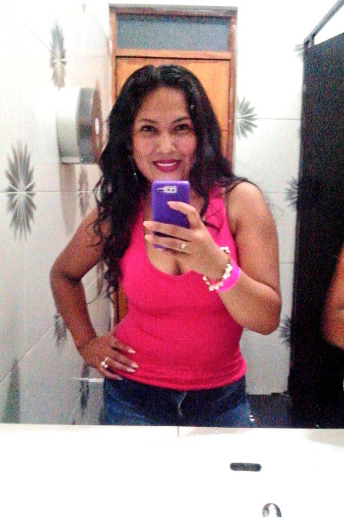 cindychilon1830's tweet photo. En clud mythos! Pasandola super con mi manis http://t.co/BSzsmxIU0v