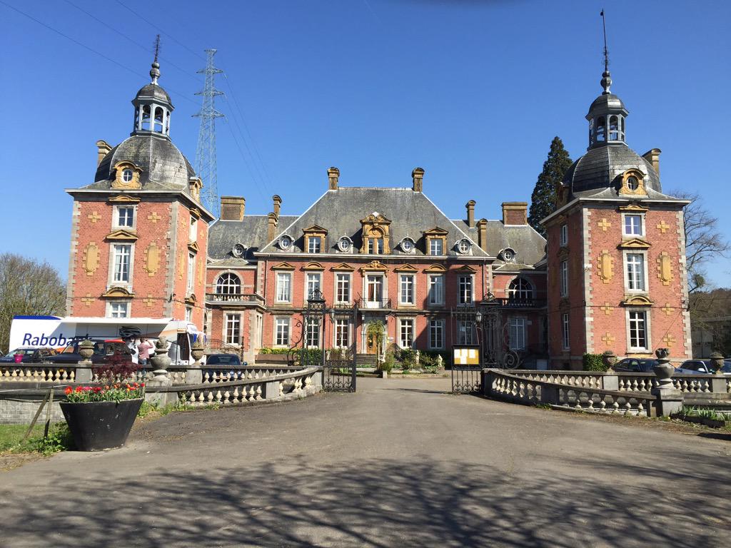 blckbxnews's tweet photo. Slapen in een Chateau! @RaboLiv #rabobank @rodericktingen #Proflavio #WaalsePijl @flechewallonne http://t.co/QKmXrV1VWa