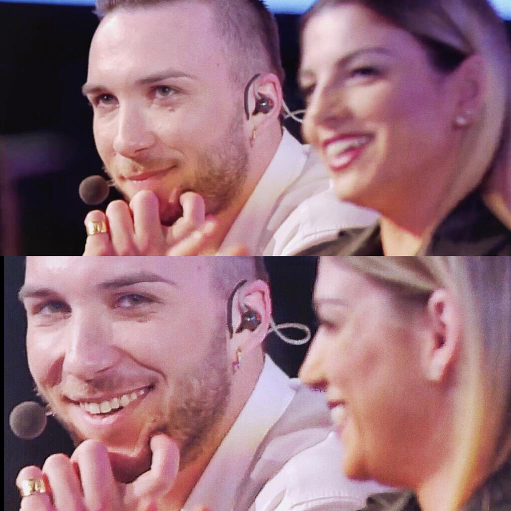 GiulyNY's tweet photo. Belli fratellini 😇️🙌😂😂😂😂 #Amici14 #Emma #Briga #Scheresiamo http://t.co/emst7oogUb