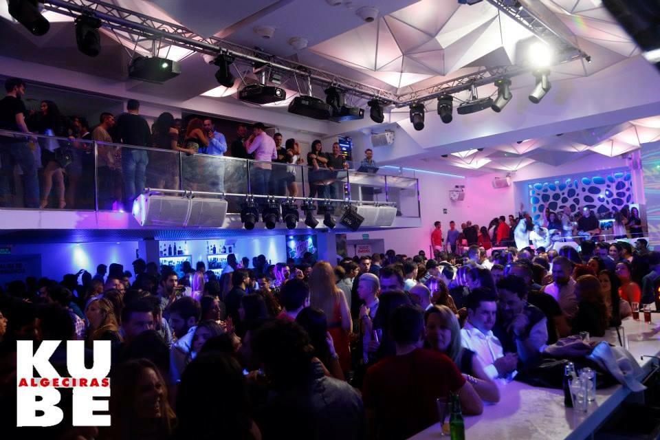 FluoridaParty's tweet photo. #FluoridaParty en @Kube_Algeciras estuvo a reventar!!! Que bien lo pasamos... Con ganas de más!!! #edm http://t.co/Sqt0IWh7pw