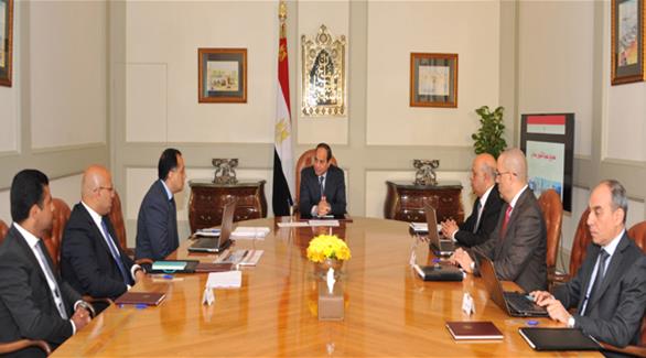 20fourMedia's tweet photo. السيسي يوجه بسرعة البدء في إنشاء مجتمع عمراني جديد في الفرافرة
http://t.co/EFMhLpVxEx http://t.co/OayeSAAwrt