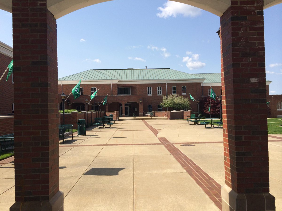 ohiousouthern's tweet photo. Spring is definitely in the air at the Southern campus today!
#springhassprung http://t.co/cehY88baiB