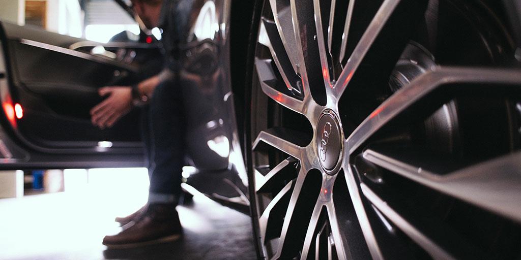 Audi's tweet photo. The new #AudiA6 20 inch wheels will give you a lot to think about. http://t.co/b2py3kEdZi