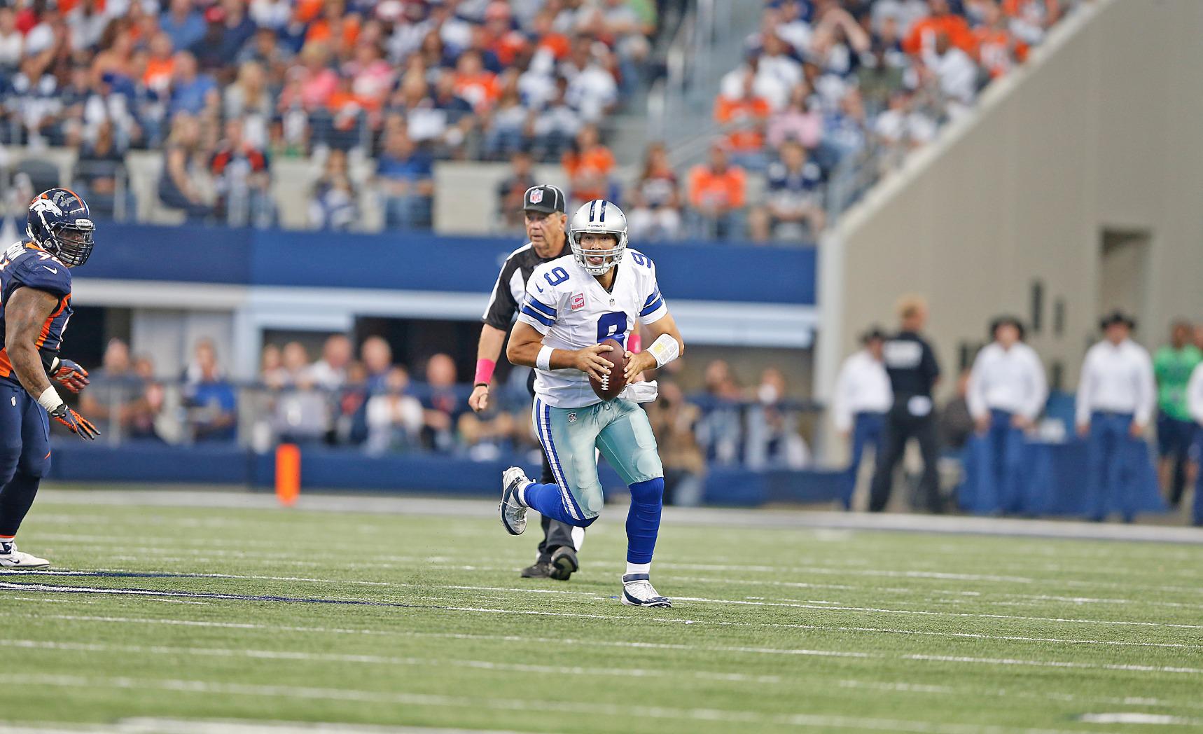  Happy 35th birthday to QB Tony Romo (Beta-Gamma, Eastern Illinois \02) 