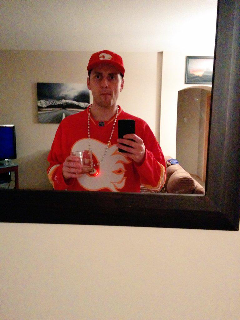 mathewsimmons's tweet photo. @NHLFlames #CofRed http://t.co/1NyNvNLZwX