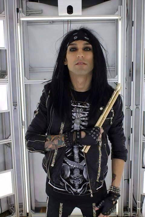 Happy birthday to Christian Coma! one of my
more large idols in whom I find everything that I
feel in hissongs 