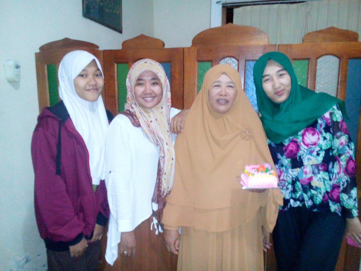 Zaid_BB86's tweet photo. IBU...
Love u so much...
#Ibu #Babe #Mysister #53th #210415 http://t.co/nUwhl0r6dJ