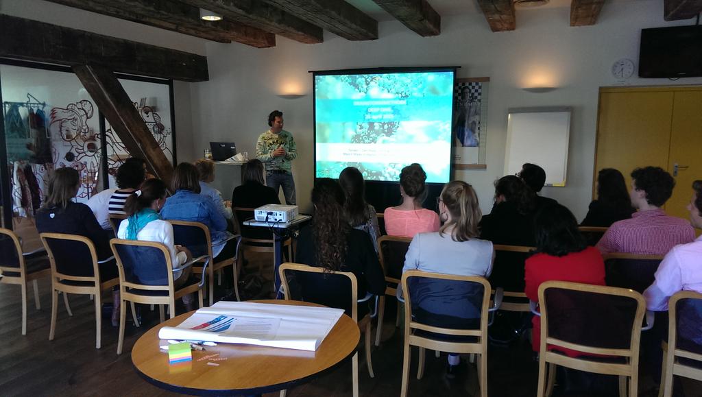 KSDenHaag's tweet photo. Wij brainstormen vanavond met Young Professionals in ons Paradijs olv @matthijsdegroot http://t.co/U46pDW3wEP