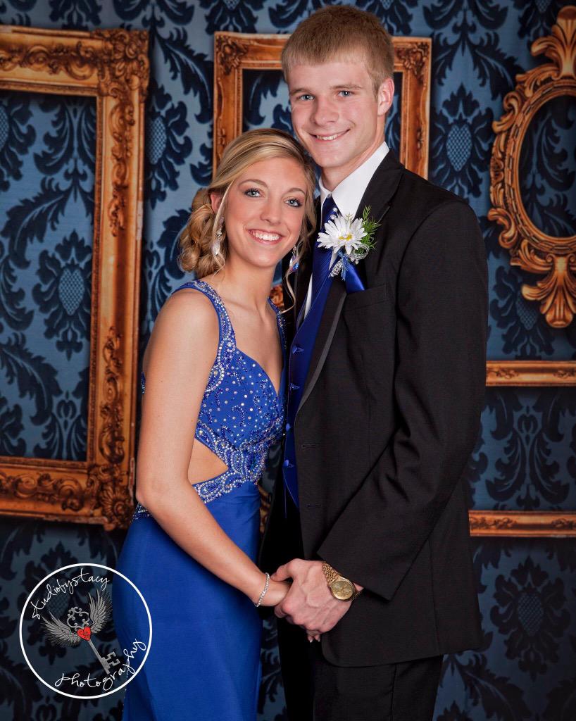 StudiobyStacy's tweet photo. #studiobystacyphotography #prom #studiobystacy #cchs #crittenden @1LaurenMckinney @Dakota24Watson http://t.co/F9M756Vti4