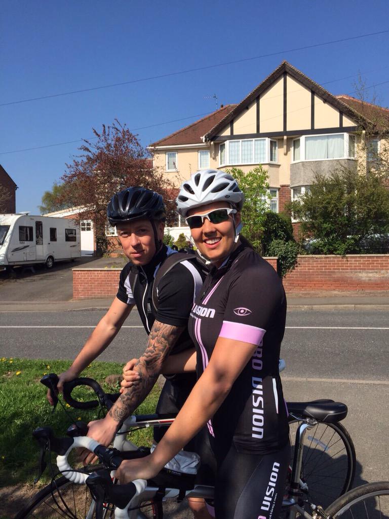 chris_midge's tweet photo. What a lovely day for a ride out in this weather ☀️🚴 #roadbike #27miles #sawbum #bikersproblems @jessylyn82 http://t.co/9znPHY0QaK