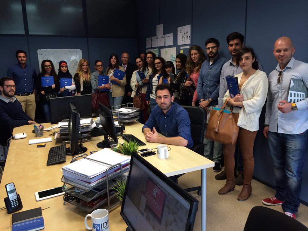 BicEuronova's tweet photo. Ideas inteligentes con @Idintel_es expertos en desarrollo de aplicaciones móviles,Jornada Puertas Abiertas #ElBICVen http://t.co/XTI41YKrUZ