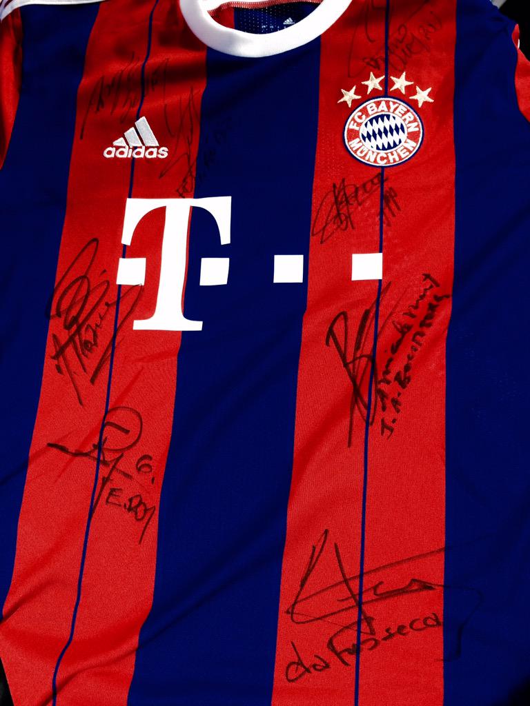 alexandreruiz's tweet image. JEU | Maillot @FCBayern @adidasFR dédicacé par les Experts.
➡️ 1) Follow @beinsports_FR ➕ 2) Envoyez #LECLUB
