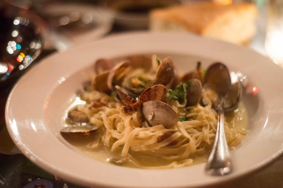 ThrillistSEA's tweet photo. 13 Actually Great Dates to Go on in Seattle: http://t.co/y1pviUyX0Q http://t.co/Jb69VrLikC