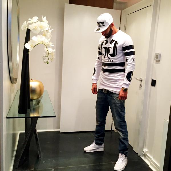 FlowSosa_'s tweet photo. Quand t'es prêt a partir et que tes darons te disent que tu sors pas http://t.co/4x3HJQsOBJ