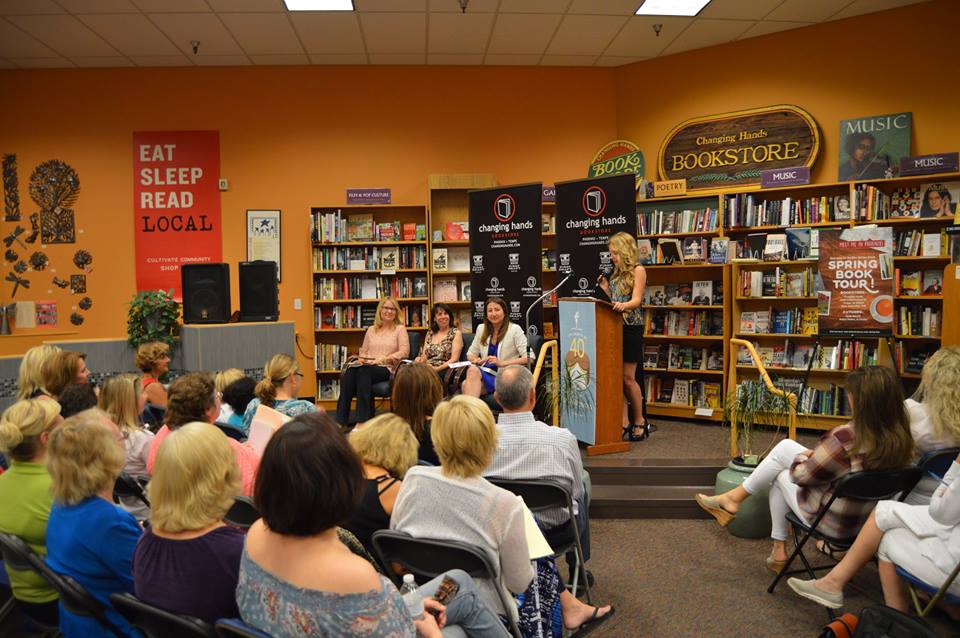 shewritespress's tweet photo. Such an awesome turn out for the #SWPSpringTour in Phoenix last night! @kwicoff @hollyedexter @JoIvester http://t.co/a5zHericoh