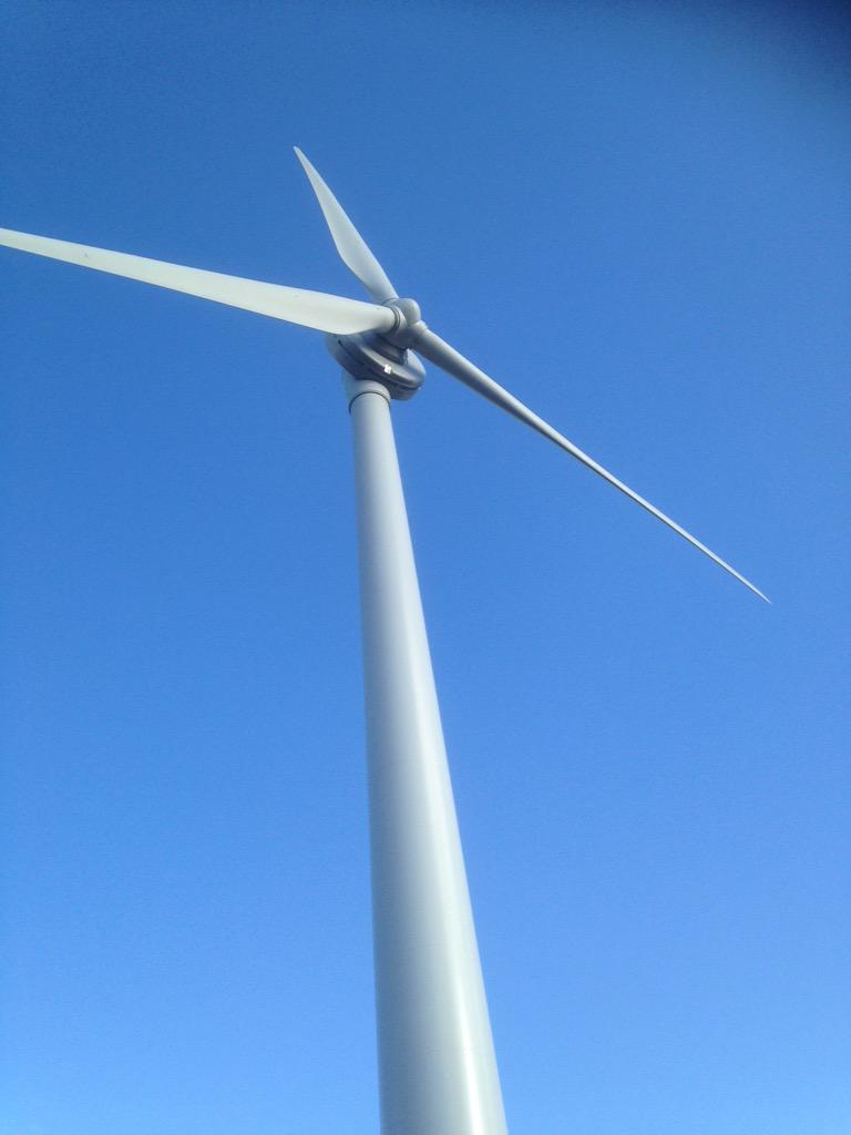 grcgraphics's tweet image. Beautiful weather. Parked next to a wind turbine. Perfect end to the day!!!