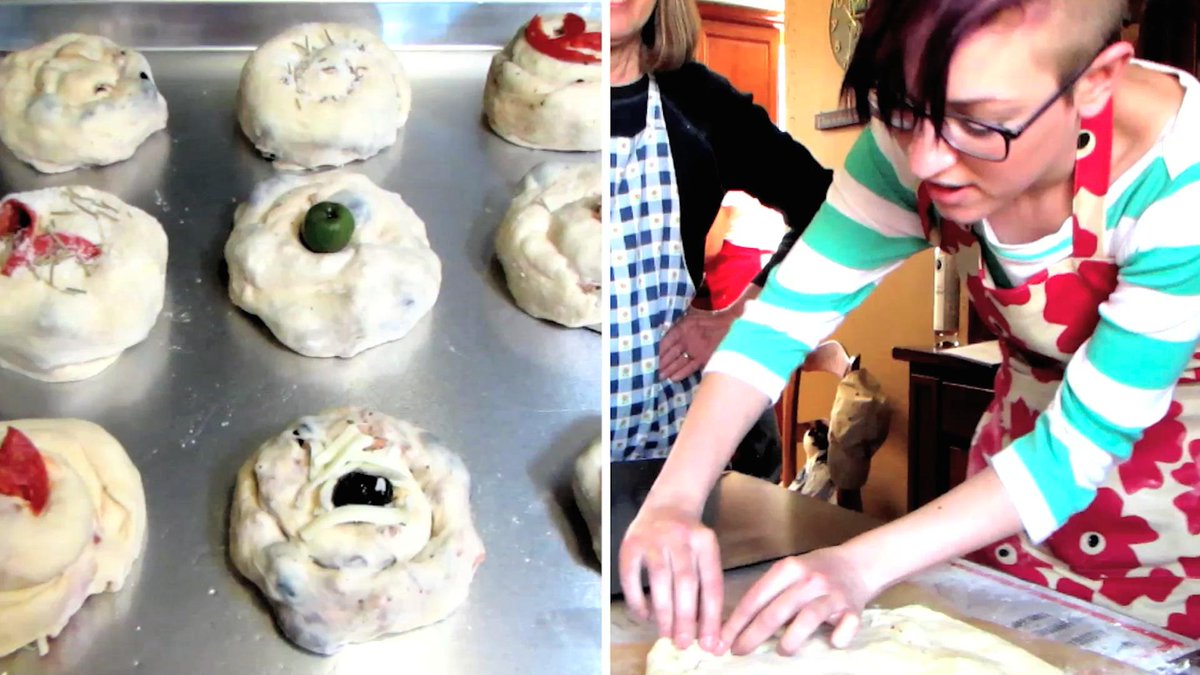 HallyuBack's tweet photo. NEW VIDEO: Baking Sicilian Bread! https://t.co/UMXrspguUU #bread #baking #sicily #sicilianbread http://t.co/xSxg6S2Dhu