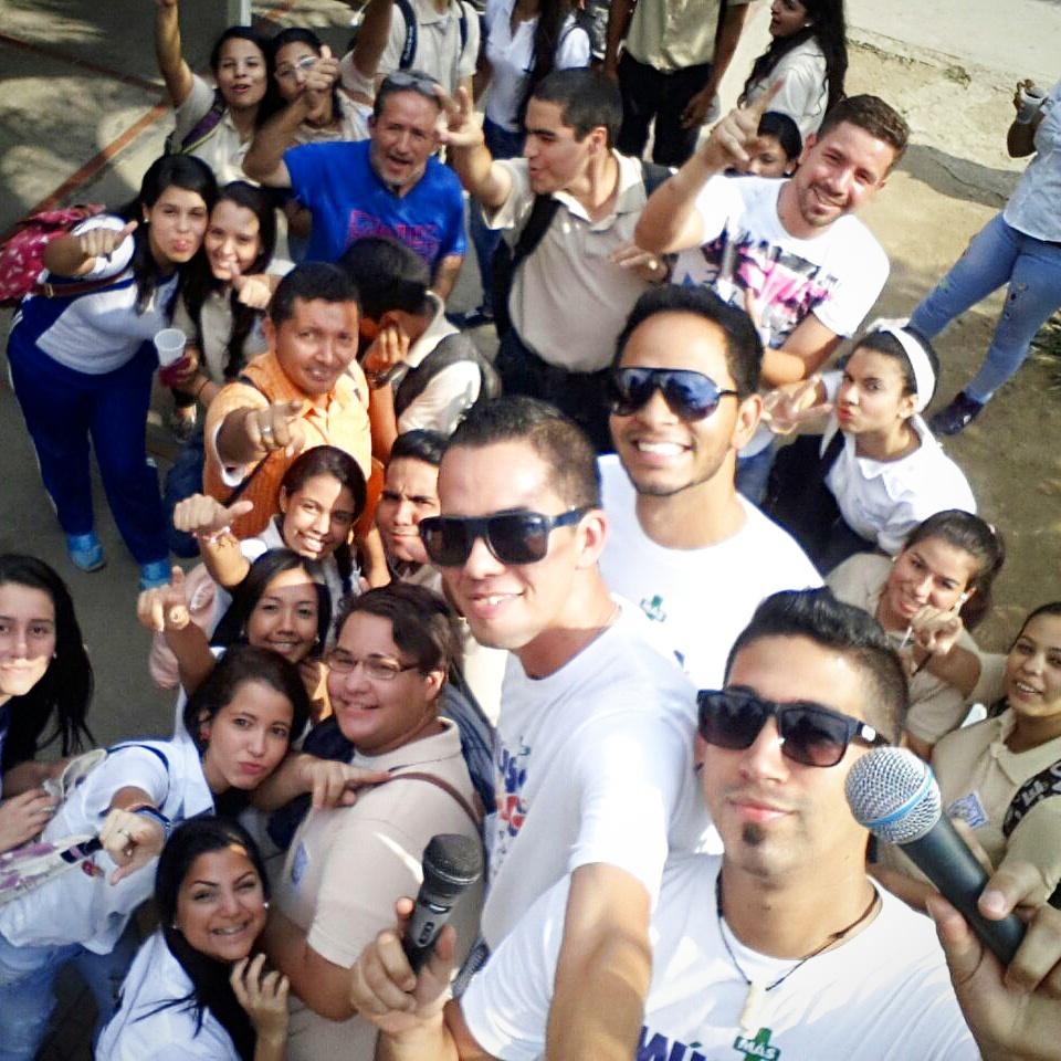 mmcb_oficial's tweet photo. Mañana estaremos cerrando con broche de oro en el Colegio Don Bosco #MasMusicaCeroBalas 2015 10am http://t.co/3Tu8rQE5fM