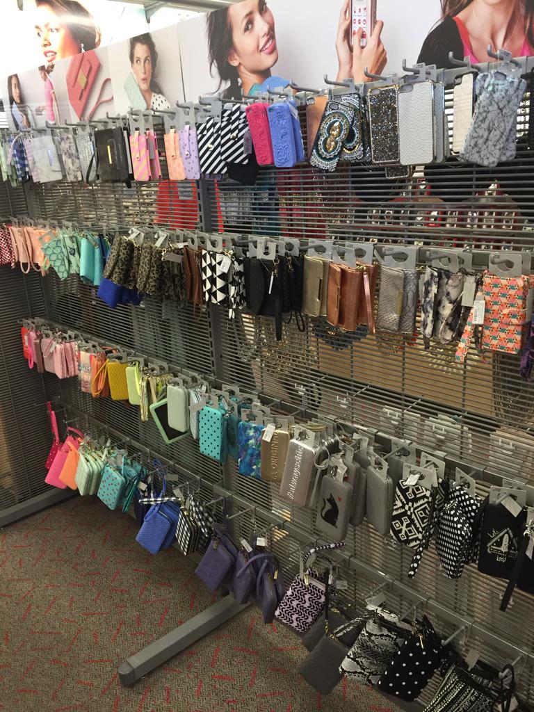 M_Charboneau's tweet photo. Emma making wallets look amazing #alldayzone @amylandrover @todddanieldavis @emmarussell @AgentFrid @salamlazkani http://t.co/oCR3OPtb0x