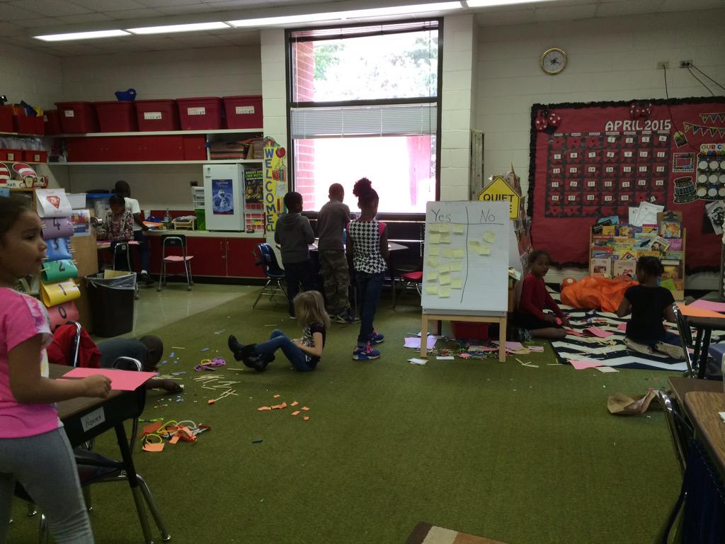 a_novins's tweet photo. Project Based Learning.... Learning about being producers and consumers! http://t.co/w5KOyHu1mD
