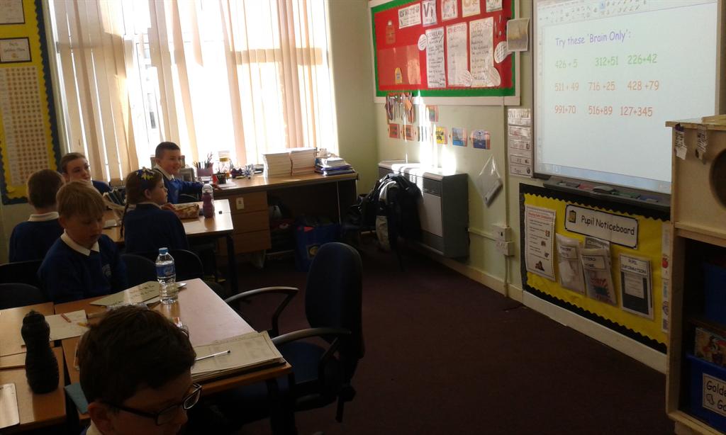 MissLBaird's tweet photo. Then we switched to brain only ... and look how they were concentrating! #focusedfaces! http://t.co/u1mwMiLvJ7