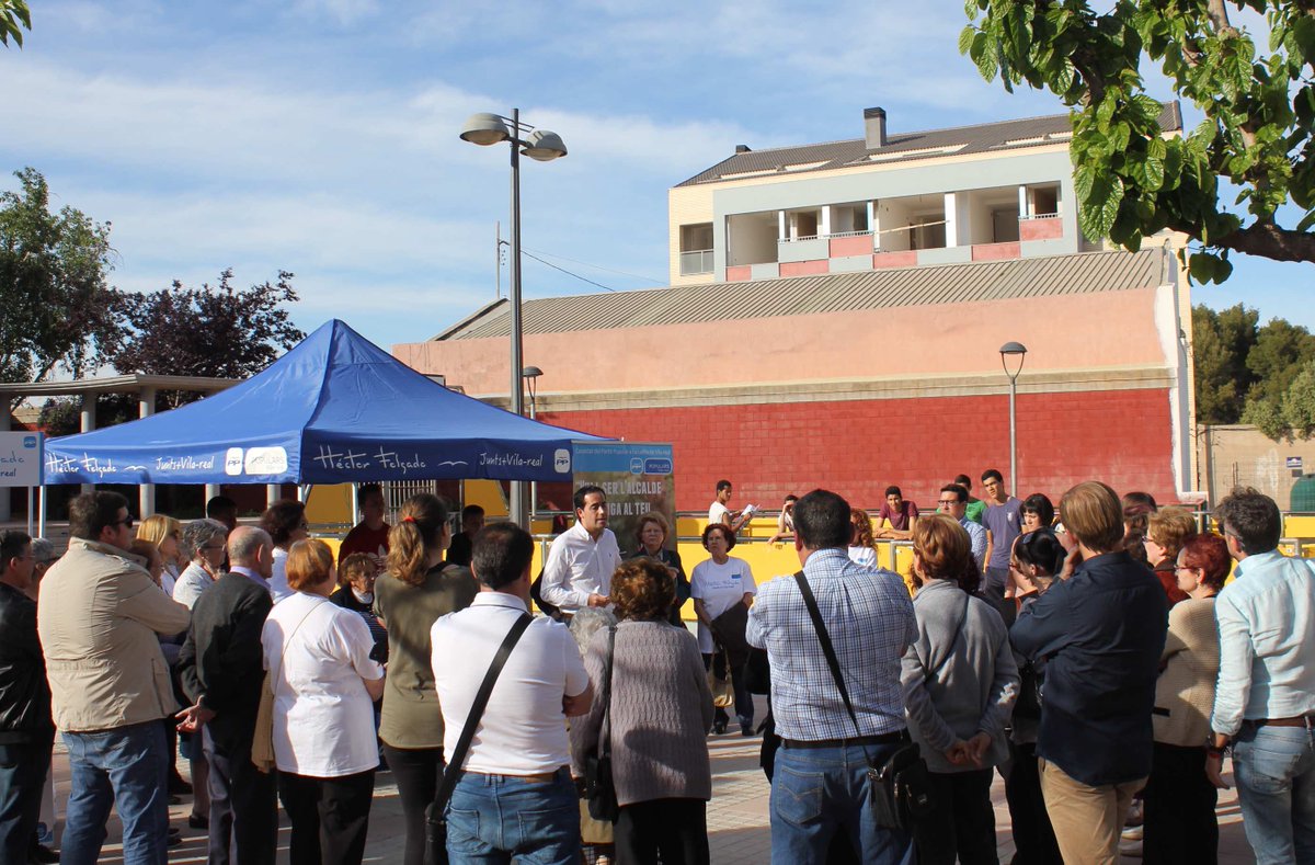 Mentres altres tracten de destruir, nosaltres volem sumar per Vila-real. Hui en el barri La Sénia. #Héctoralcalde