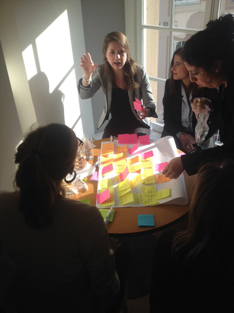 matthijsdegroot's tweet photo. Leuke brainstorm aan t houden voor young professionals bij de koninklijke schouwburg (+ NT en theater aan het spui) http://t.co/ewO5EoxNJc