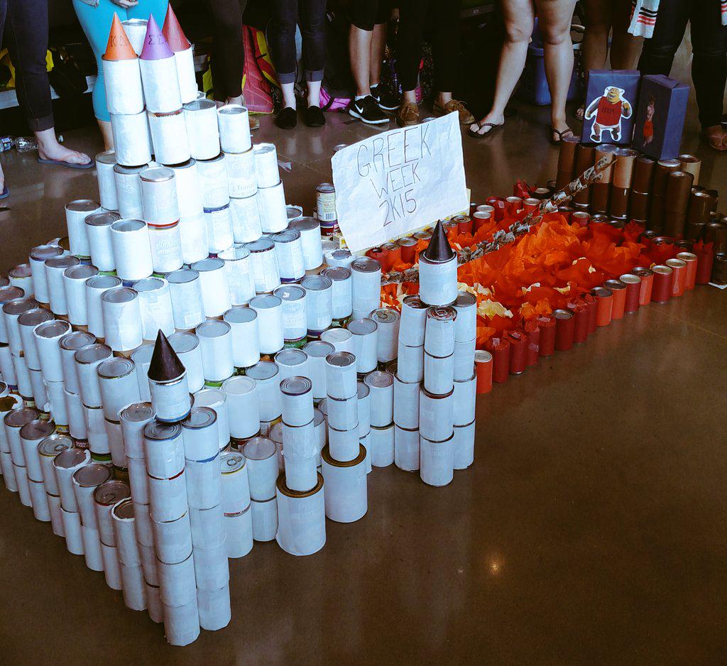 KDRslipperyrock's tweet photo. Fiona's Castle! @SRU_Pikes @TriSigma_SRU #CanCastle http://t.co/tbFNRlSII6