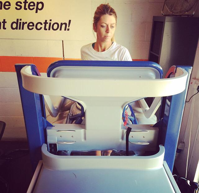 cathyrshaw's tweet photo. Tried an AlterG treadmill #weirdexperience but ITBS too severe this made no difference even at 40% body weight 😕 http://t.co/V9tTji6wPB