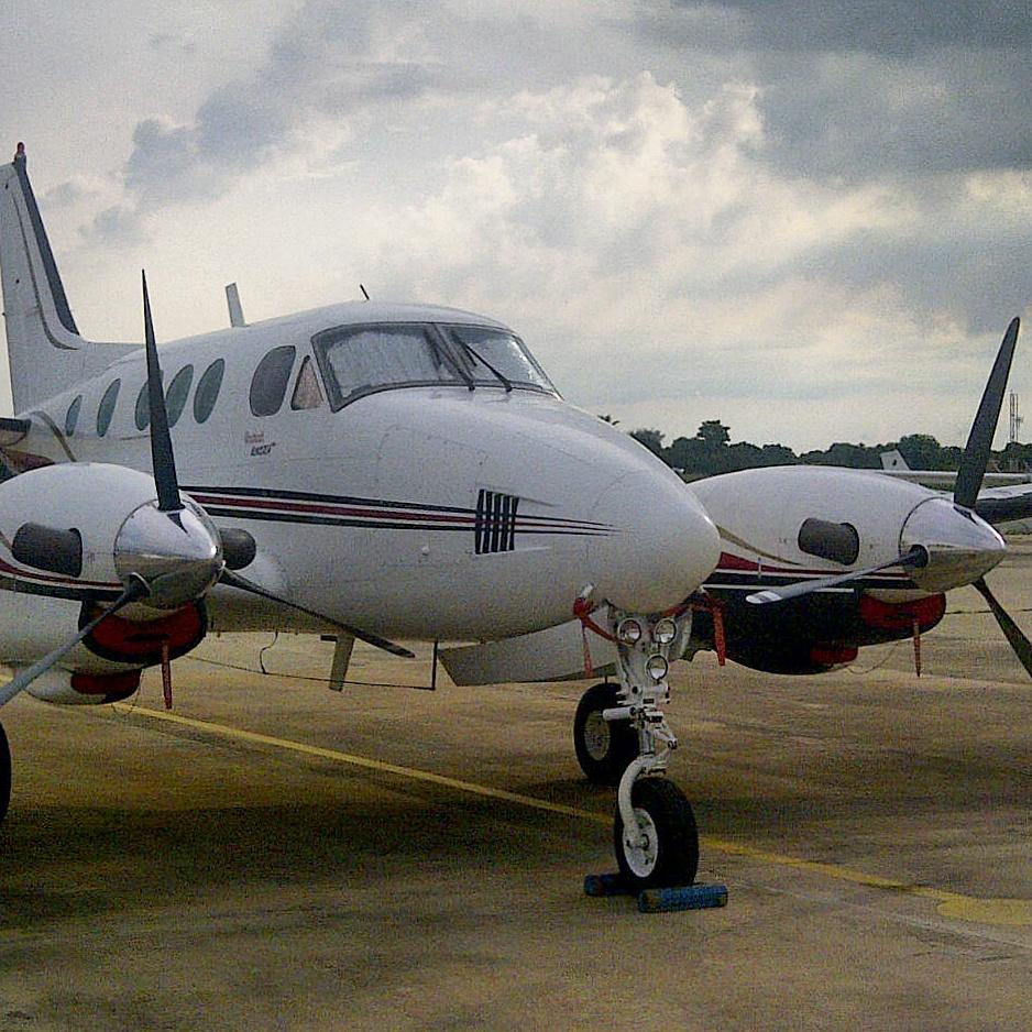 Alarcon_Abigail's tweet photo. @ilovebeechcraft King Air C90 #Beechcraft #King90 #turboprop #aviación #aviation http://t.co/IlAUoV8Lb6