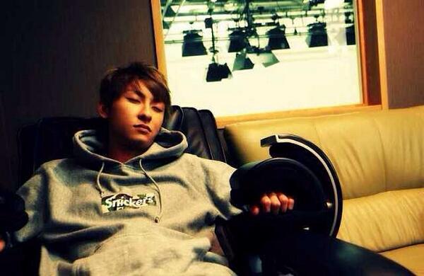 nazedoromyz's tweet photo. #AAA好きな人RT http://t.co/uO7p09dLIq
