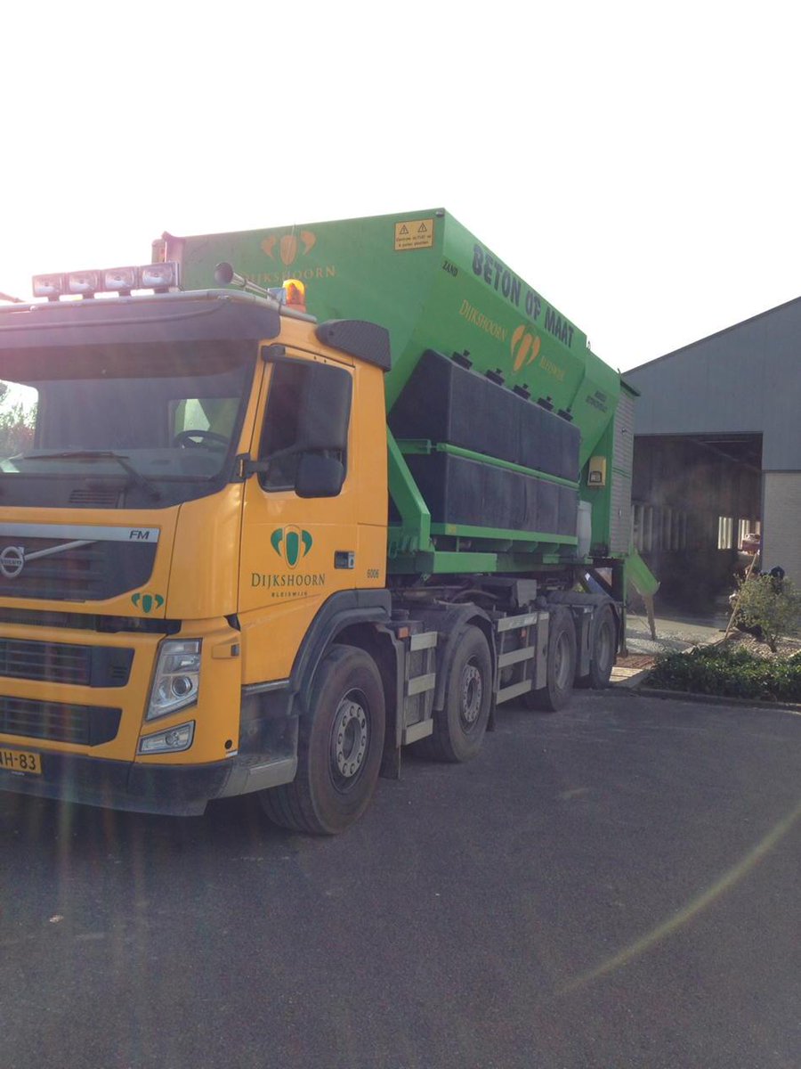 Dadelijk weer een mooi laadvloertje
Sterk staaltje werk dijkshoorn😀