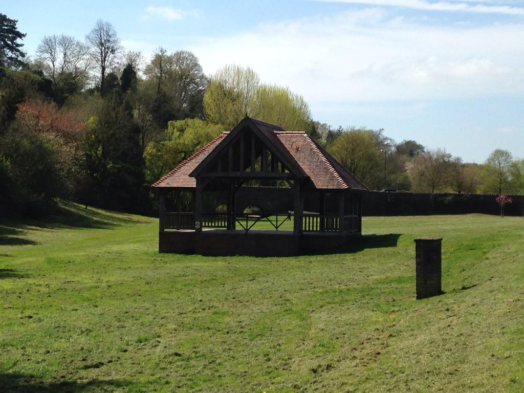bandsinthepark's tweet photo. The grass at the bandstand has had it's first cut of the year. We are all getting ready for the 31st May #rosshour http://t.co/jMSz1nsdEv