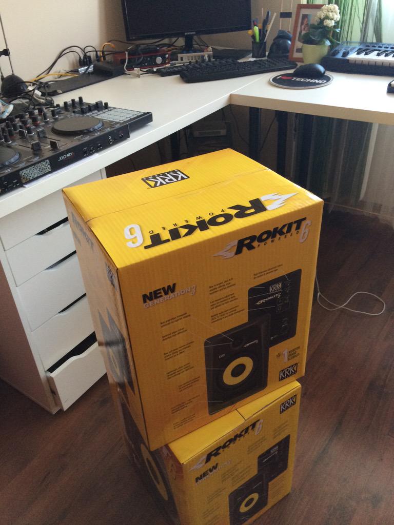 a pair of Rokit 6 arrived