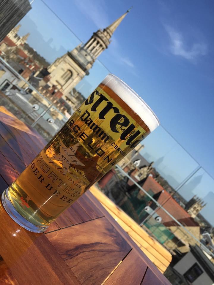 tvcoxford's tweet photo. #pingpong fun 2nite with @pongathon plus making the most of the #sunshine #oxford #TheRoof http://t.co/lIjoTPW1Rs
