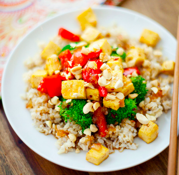 findingvegan's tweet photo. #Entree Amazing Kung Pao Tofu over brown rice. http://t.co/PsyowmYOd0 by @colejkeene http://t.co/6EGBDNqxz3