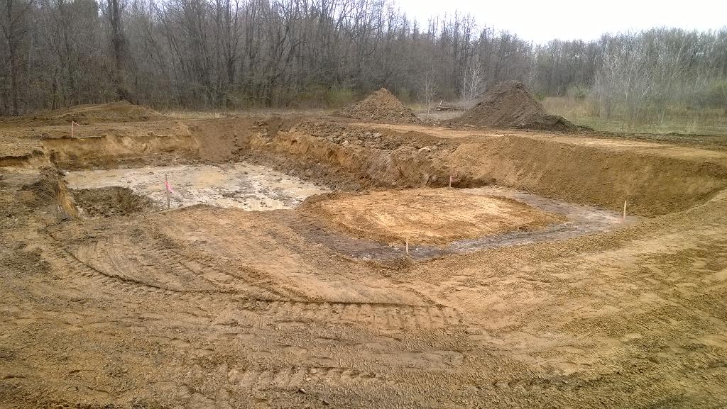 RemingtonExc's tweet photo. We finished digging this basement for a new home in #SouthHaven today. Sandy ground with blue clay underneath. http://t.co/cCmOge6wlN