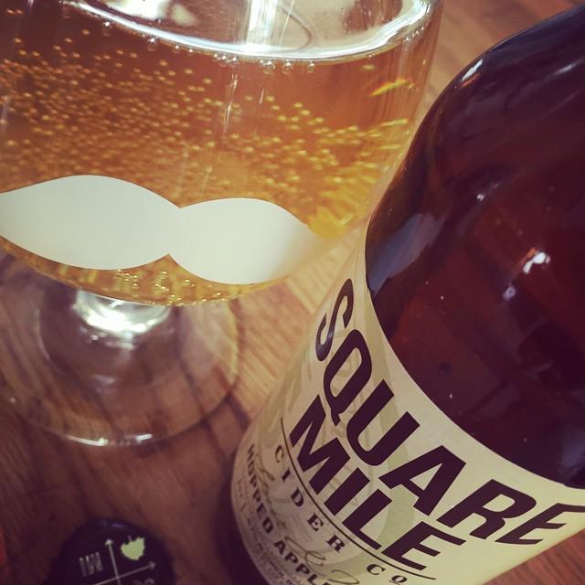 <a href="/squaremilecider/">SquareMileCider</a> enjoying a hopped cider for lunch .. easy drinking smooth apple with hopp… ift.tt/1J7t14M
