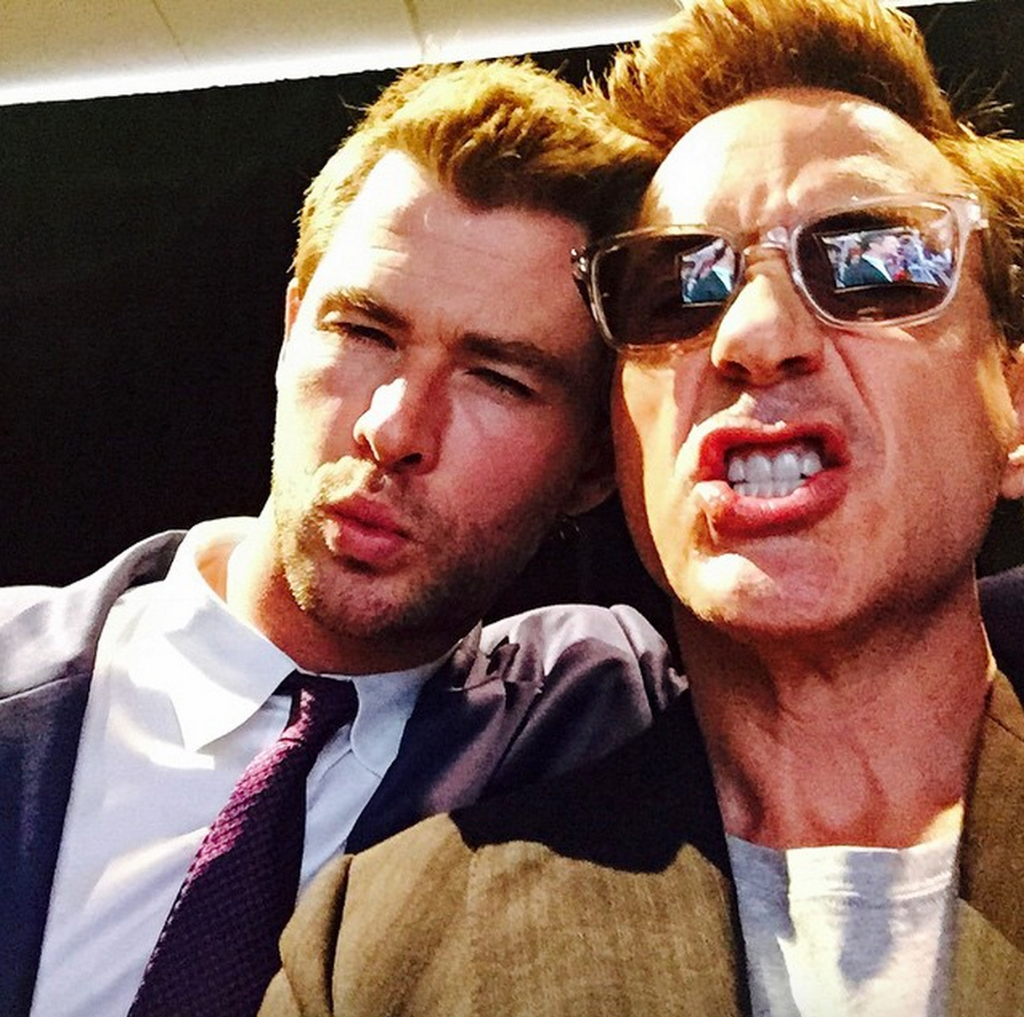 kateshueuro's tweet photo. "@MarvelUK: "It's getting real weird over here." @robertdowneyjr #AvengersAgeOfUltron https://t.co/Ehv5k9tr1N http://t.co/p2BBHmzba6"wow!