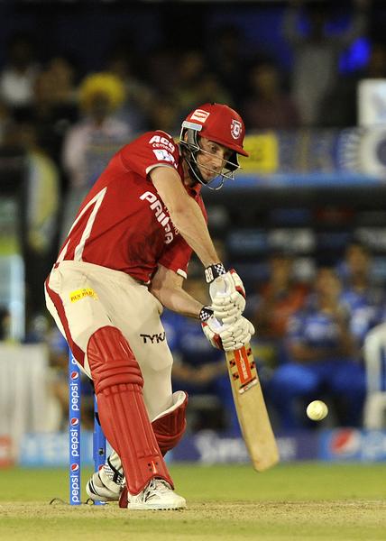 IPL's tweet photo. The Kings of #IPLsuperover http://t.co/1LQuejMgmx