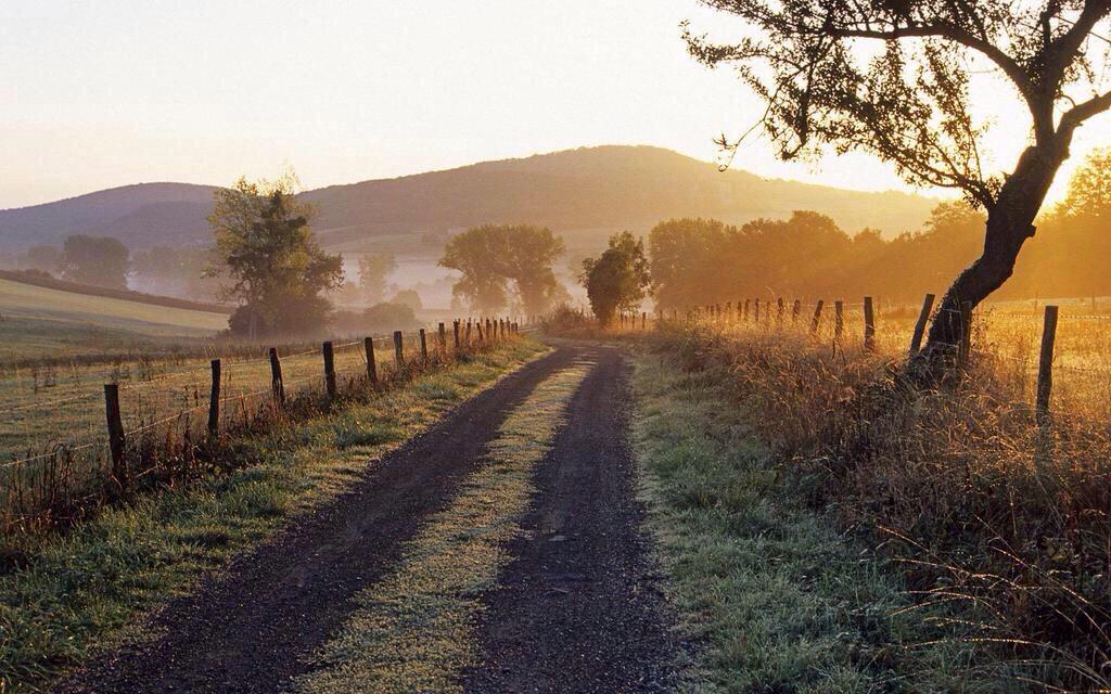 Country_Words's tweet photo. Find a road with no name... http://t.co/i3o6xKawxm