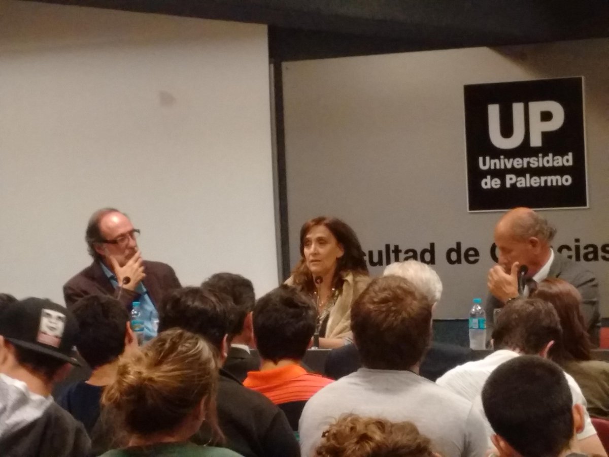 gabimichetti's tweet photo. Debatiendo con jóvenes universitarios mis propuestas para la Ciudad http://t.co/i4sd5GSpKF