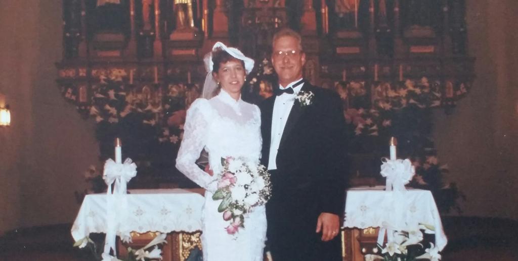 therealpapasoch's tweet photo. 25 yrs ago today I said, "I DO." and for the most part I don't mind at all that "I DID." #HappyAnniversary @Mamasoch http://t.co/qHw6mxeNTC