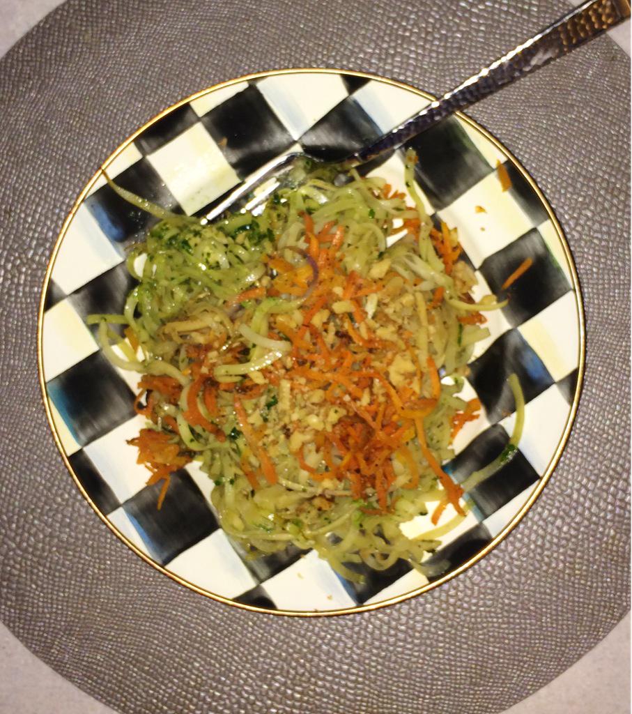 StaceyWarshaw's tweet photo. Had @hungryroot 4 the first time. Pleasantly surprised at taste &amp; portion. Will def try again. Cc @smiddleberg_rd http://t.co/qlOysyYQZJ