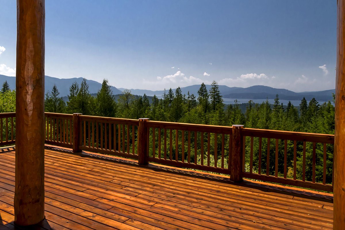 LuxuryHomesTSIR's tweet photo. Beautiful Lake Views http://t.co/5bhZPspB97 #lakeviewhome #northidaho #realestate #homeforsale @TourFactory http://t.co/rCVD3S2pMh