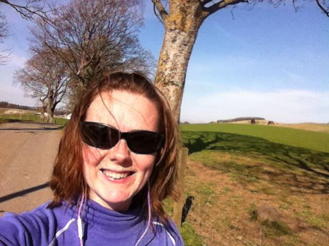 eleanorlegg's tweet photo. Cracking day to walk to my neighbours' farm with a medicine delivery (cow not human) :-) #sunshine #swallowsareback http://t.co/yZvJTIm9yB