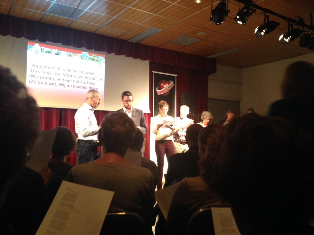 Het participatie lied <a href="/Nieuwerbrug/">Nieuwerbrug.net</a> uit volle borst bij Nieuwerbrug draait doorrrrrrr...... Nieuwerbrug doet het zelf!