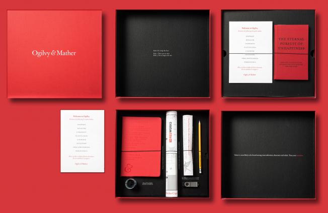 Ogilvy's tweet photo. New hire welcome kit from @OgilvyCT aka the "Induction Box"  http://t.co/58EmMPTSgi http://t.co/2Ezgir2Oak