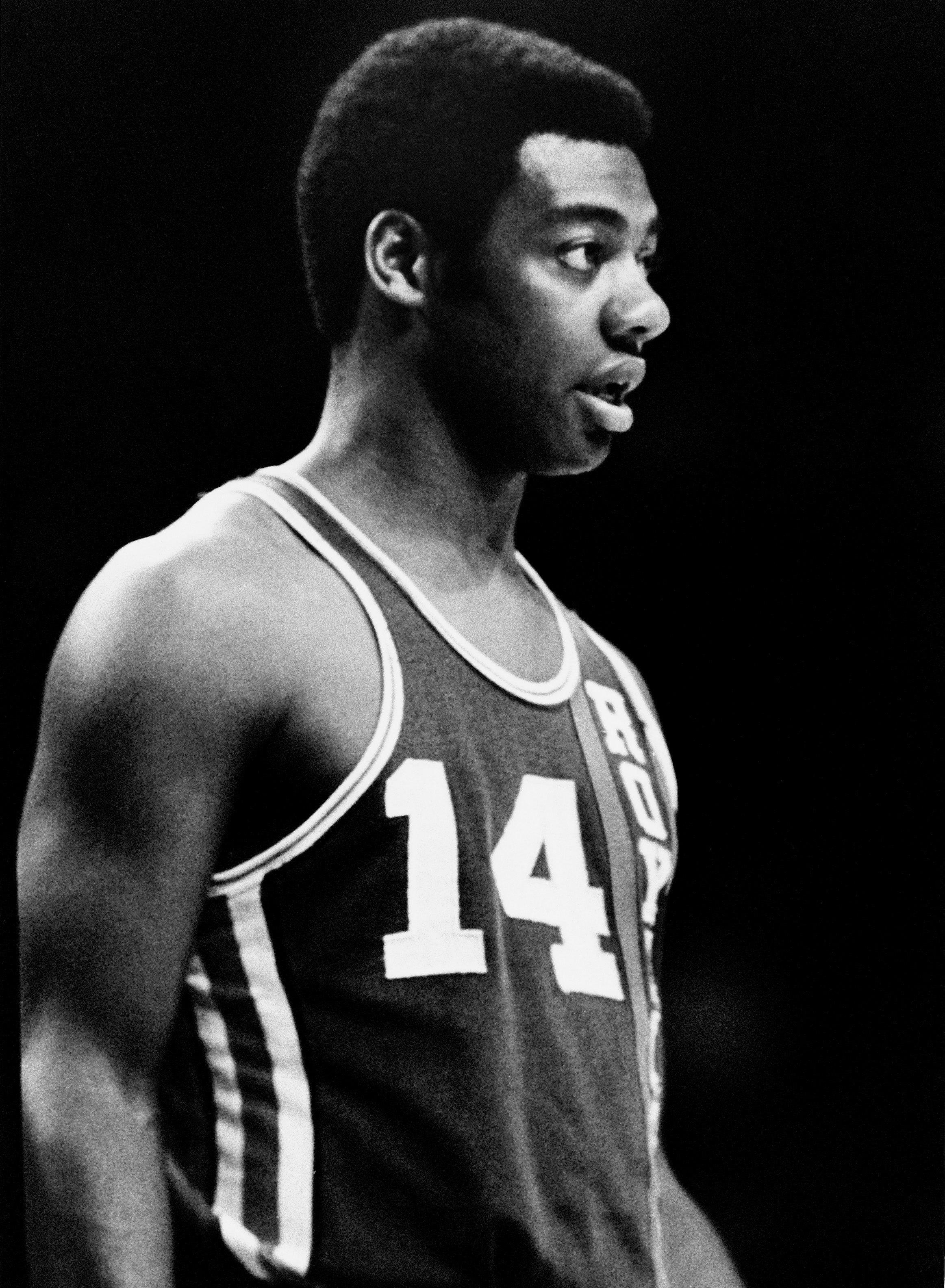 Oscar robinson best sale jersey