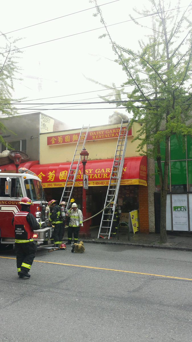 We'll keep you posted but may not be able to open @doyousaiwoo tonight due to fire 3 doors down! Hope everyone is OK.